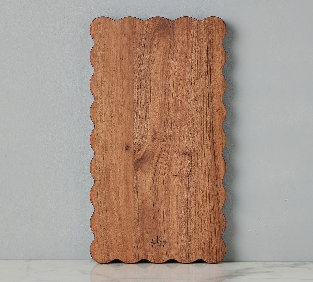 Handcrafted Square Scalloped Cutting Board - Small