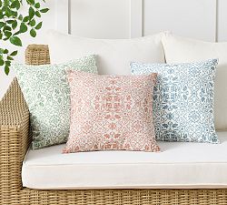 Mia Medallion Outdoor Pillow