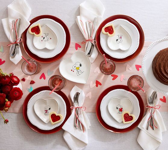 Peanuts Snoopy Hearts Stoneware Appetizer Plates - Thumbnail 3