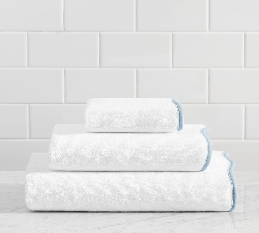 Scallop Hand Towel | White with Blue Scallops