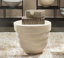 Osprey Cement Round Outdoor Side Table (24")