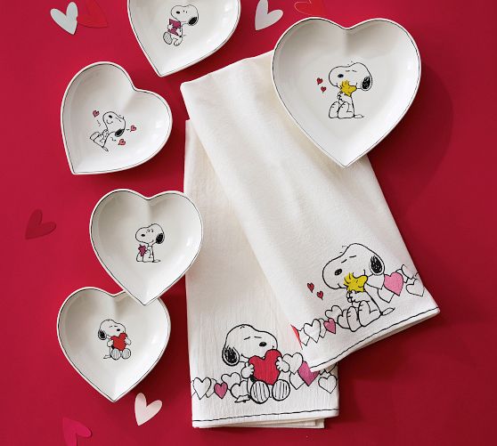 Peanuts Snoopy Hearts Stoneware Appetizer Plates - Thumbnail 2