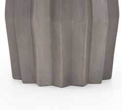 Verity Concrete Round Outdoor End Table (19")