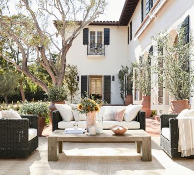 Huntington Palisades Outdoor Lounge 