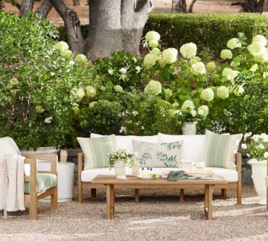 Woodside Outdoor Lounge