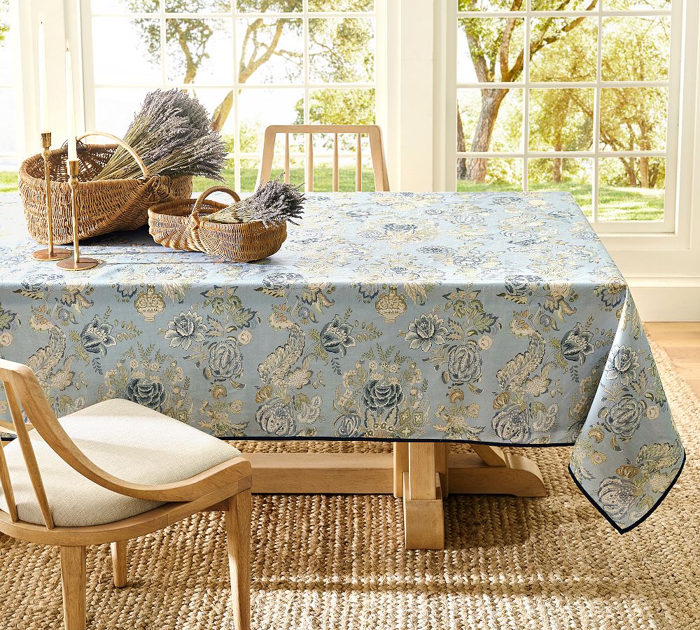 Pottery Barn Table Clothnull
