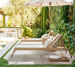 Huntington Wicker Round Outdoor Umbrella Stand Side Table (28")