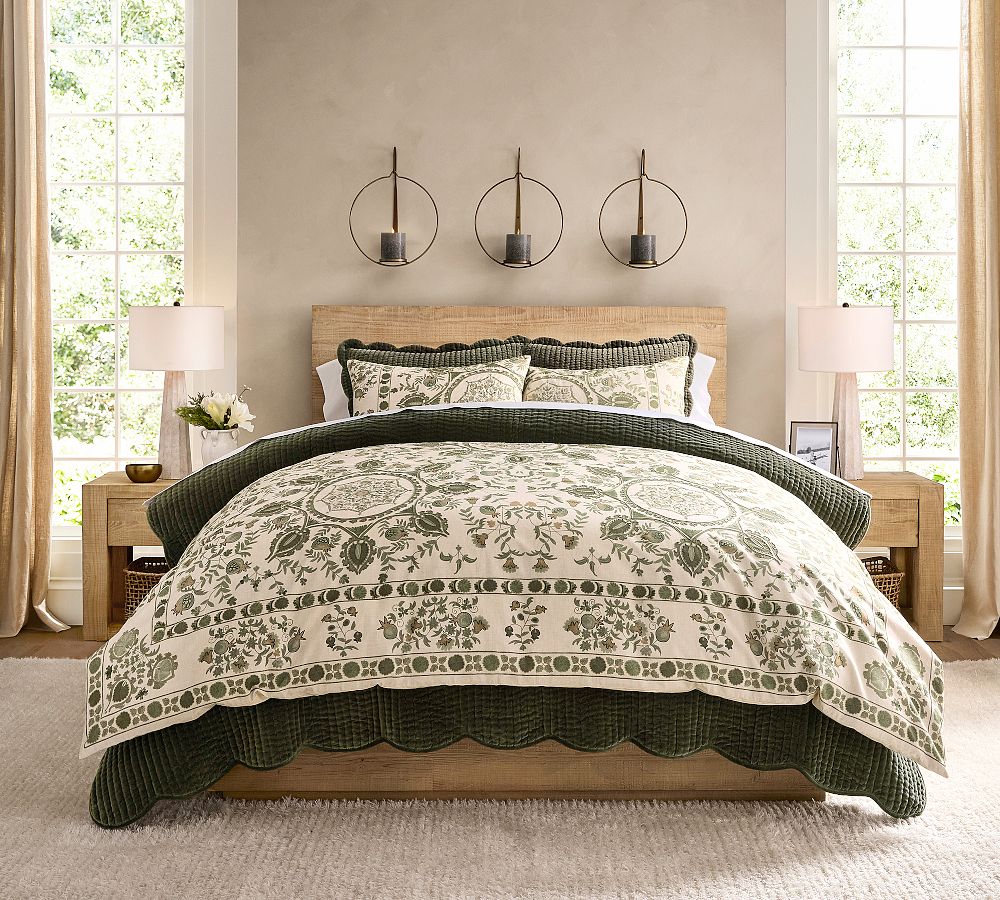 Velvet Scallop Edge Reversible Quilt