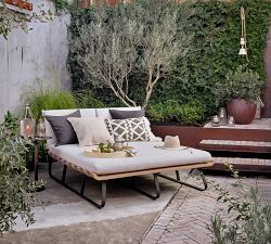 Charlesbourg Round Metal End Table (17.5")