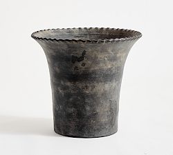 Open Box: Palermo Planter, 21.5"D x 20"H - Black