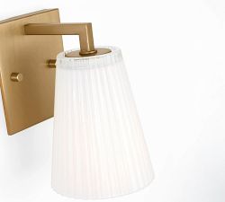 Wilbert Fluted Glass Single Sconce (7")