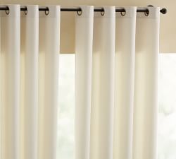 Outdoor Grommet Curtain