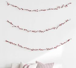 Berry Garland Christmas Card Holder