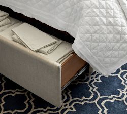 Chesterfield Tufted Upholstered Platform Bed with Footboard or Side Storage