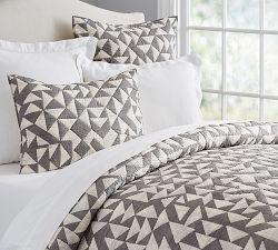 Triangle Print Quilt &amp; Shams