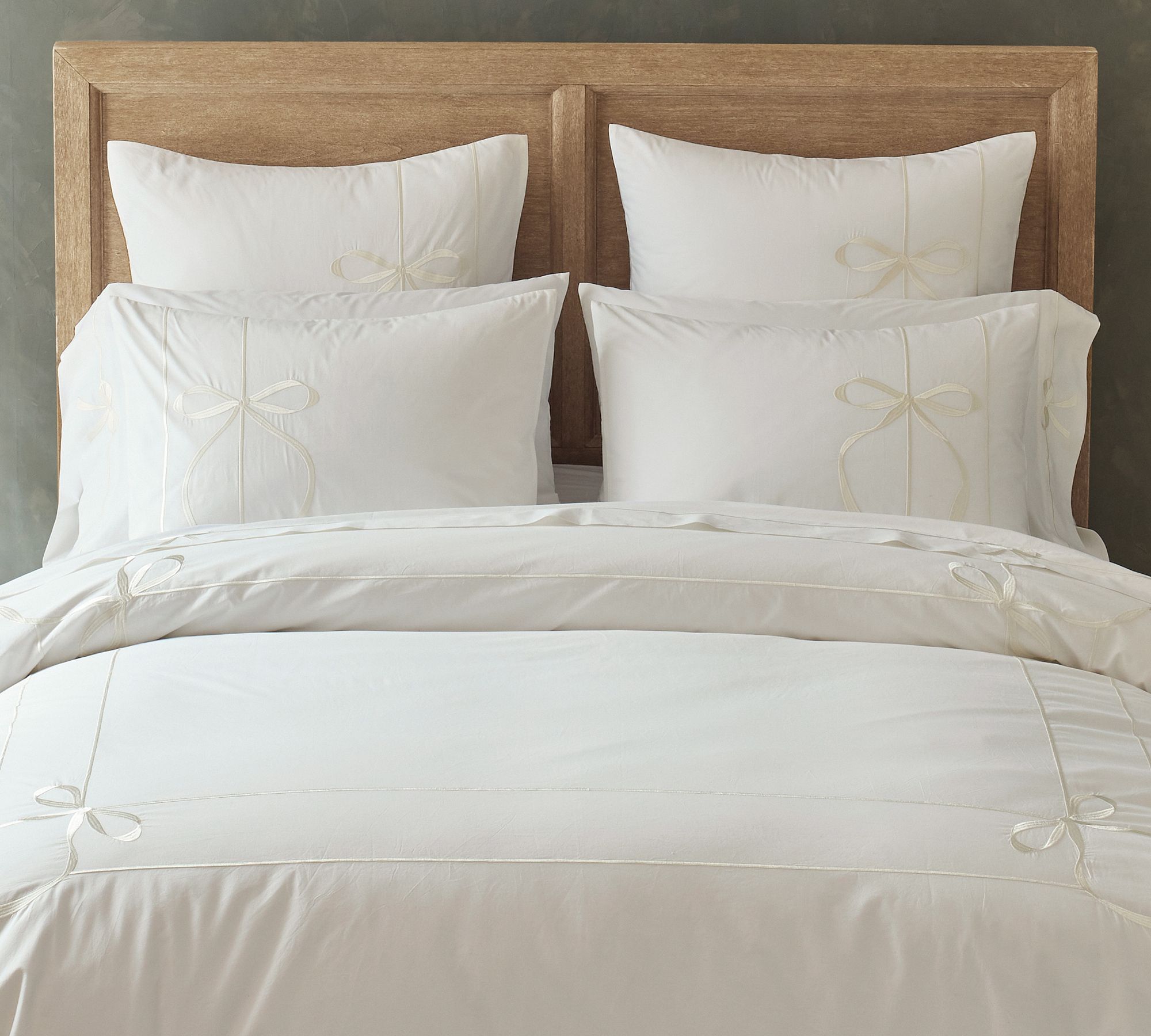 Monique Lhuillier Nell Embroidered Bow Duvet Cover