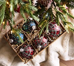 Plaid Ornament Box - Set of 6