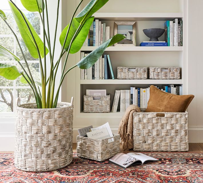 pottery barn tobacco basket Wall Art Construction Handcrafted of metal and seagrass with an oil based Whitewash finish Jacquelyne Lidded Barrel Basket, RARE,