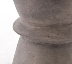 Clessidra Concrete Round Outdoor End Table (15")