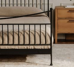 Quimbly Metal Platform Bed