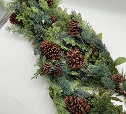 Open Box: Rustic Pine And Berry Garland (10')