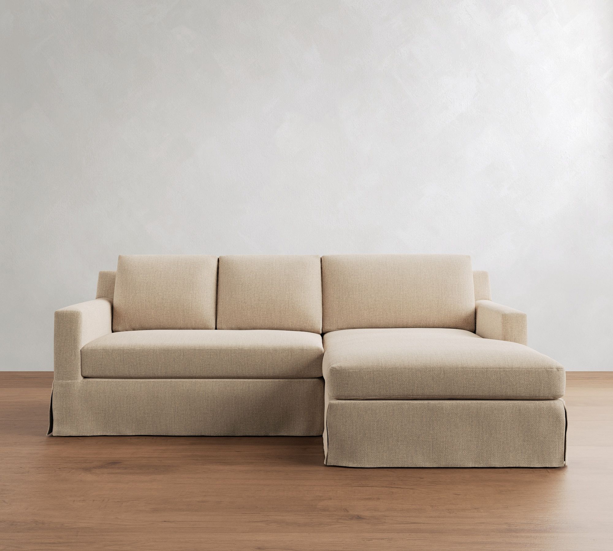 York Square Arm Slipcovered Chaise Sectional (84"&ndash;114")