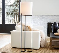 Ian Metal Floor Lamp (64")