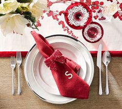 Cardinal &amp; Berries Embroidered Cotton Table Runner