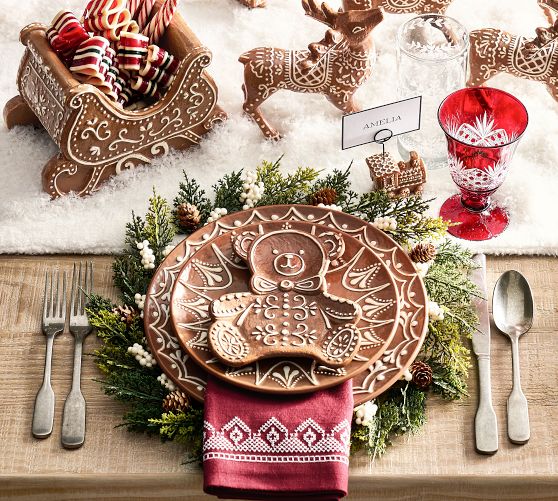 pottery barn ジンジャーブレッドハウス　ビッグプレート Gingerbread House Ornament | Pottery Barn