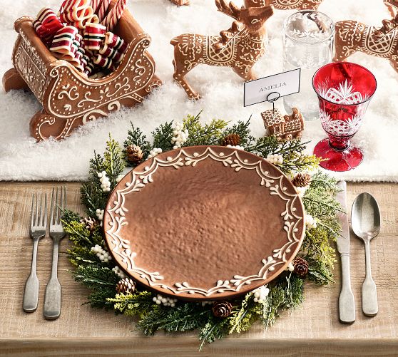 pottery barn ジンジャーブレッドハウス　ビッグプレート Gingerbread Figural | Pottery Barn