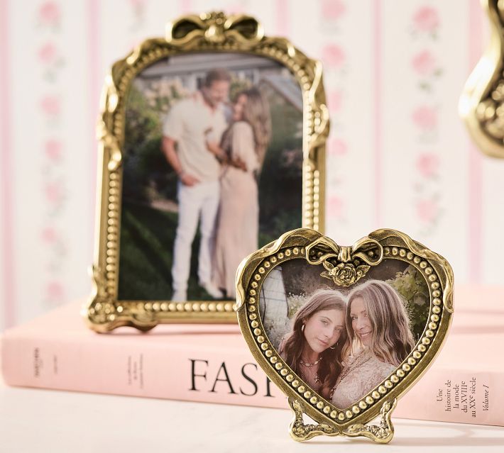 POPSOCKETS クローバー&ハートPhoto Frame LoveShackFancy Heart Frame | Pottery Barn