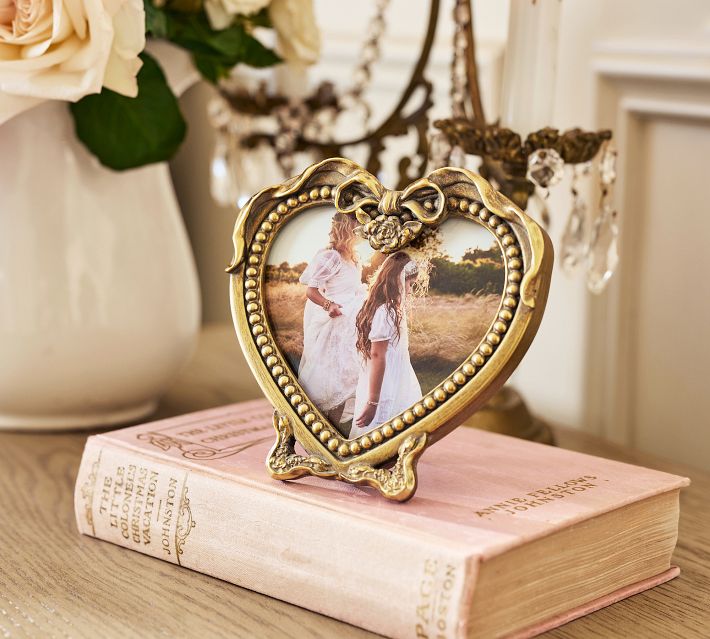 POPSOCKETS クローバー&ハートPhoto Frame LoveShackFancy Heart Frame | Pottery Barn