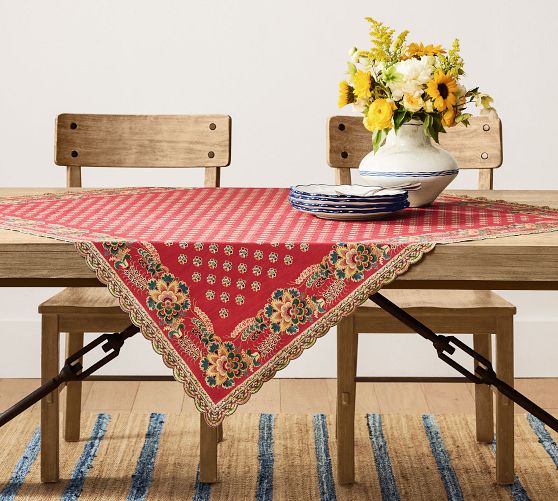 Adda Scalloped Cotton Table Throw