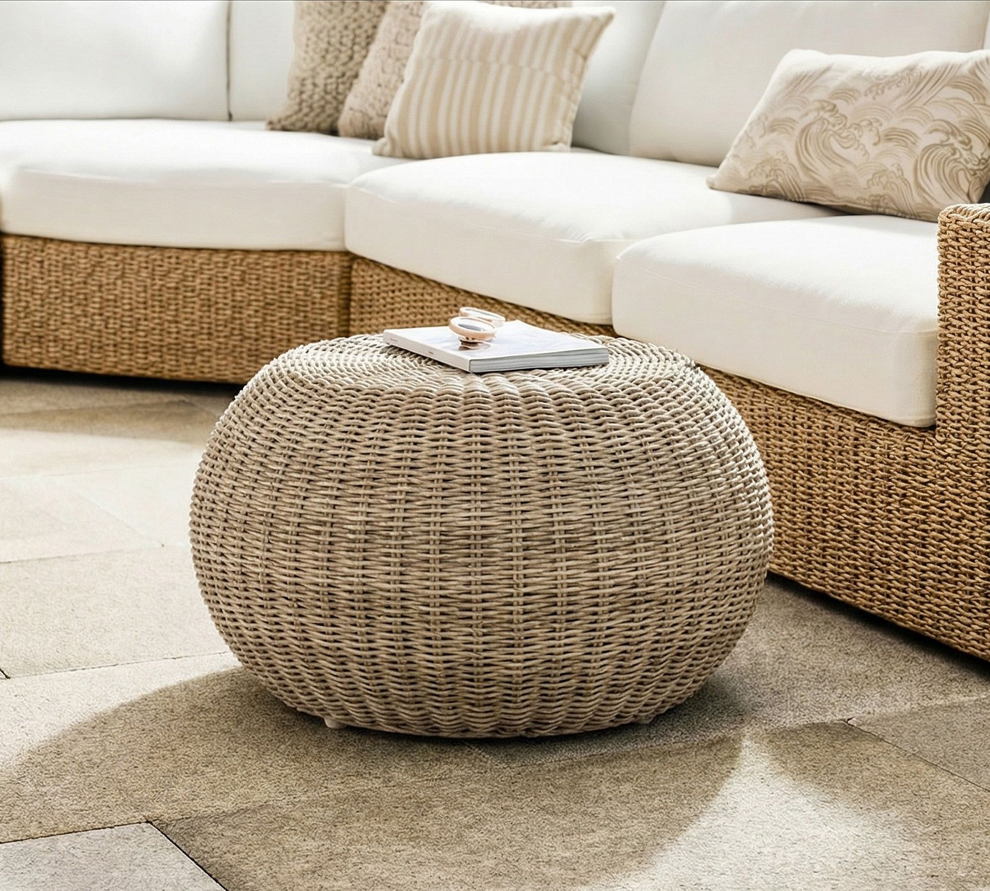 Encinitas Wicker Round Outdoor Accent Stool (21")