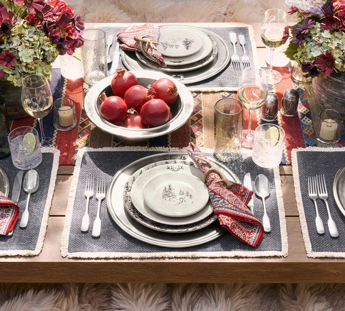 新品 ウエストエルム チャージャー プレート ４枚 シルバー ピューター Stag Icon Charger Plates - Set of 4 | Pottery Barn