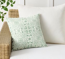 Mia Medallion Outdoor Pillow