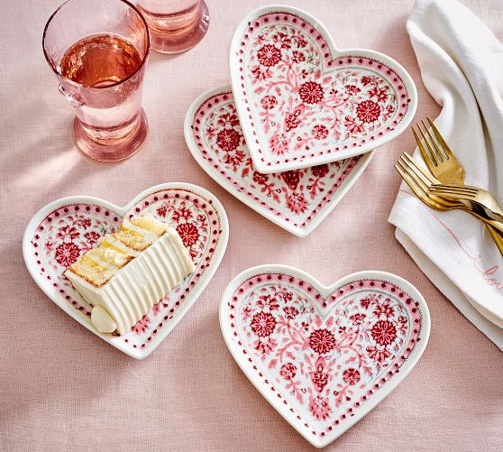 Rome Pottery Works ハートデザイン皿 4枚セット Heart Block Print Stoneware Appetizer Plates - Set of 4 | Pottery Barn