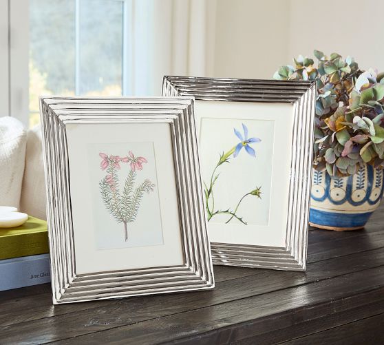 Hayes Frames