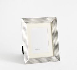 Hayes Frames