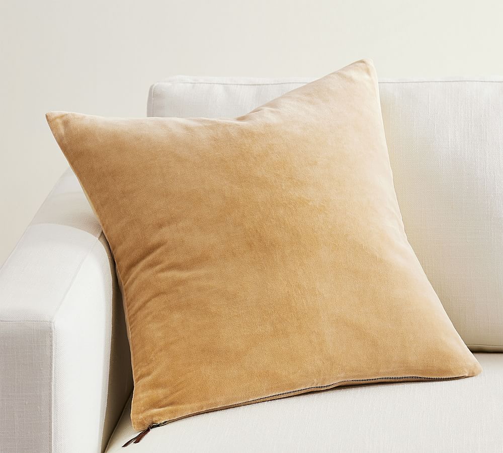 Everywhere Velvet Pillow Cover - Gold, 20"