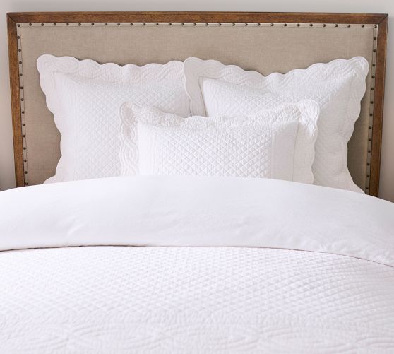 Heirloom Scalloped Quilt