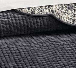 Velvet Scalloped Edge Reversible Quilt