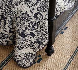 Velvet Scalloped Edge Reversible Quilt