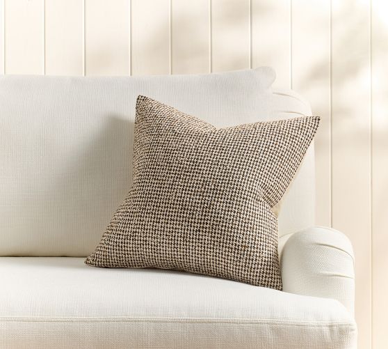 Bellmont Houndstooth Pillow Cover