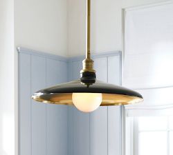 Farmhouse Metal Pole Pendant (18")