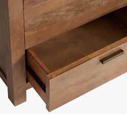 Reed 4-Drawer Dresser (28.5")