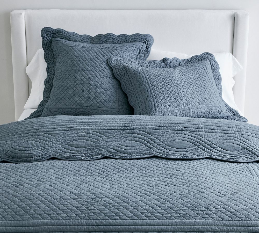 Heirloom Scalloped Quilt - Steel Blue, Full/Queen