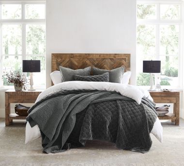 Hensley Velvet Lattice Bedroom
