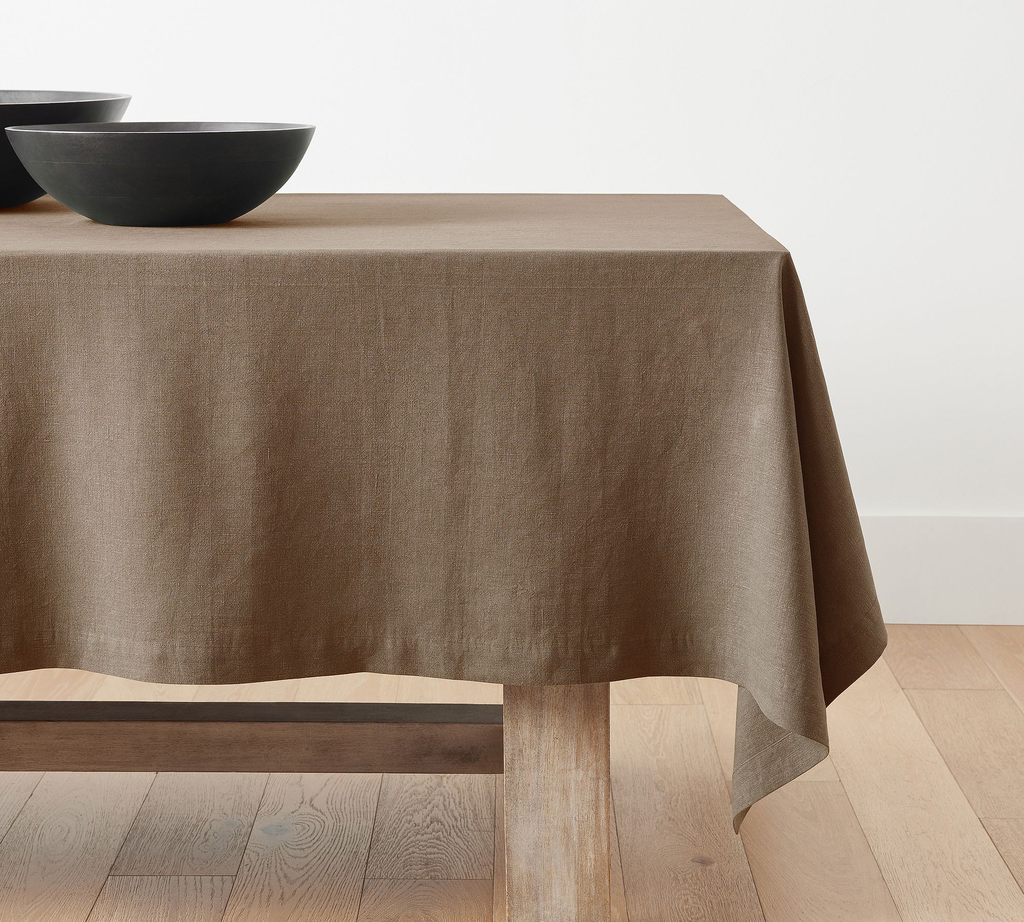 Mason Oversized Linen Tablecloth - thumbnail 6