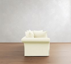 Windsor Slipcovered Sofa (61"&ndash;121")